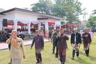 http://gardatipikornews.com/pemerintah-desa-ciseeng-melaksanakan-penyaluran-bantuan-cadangan-pangan-dihadiri-kepala-desa-rahmat-bukhari-muslim-s-sy-me