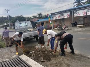 http://gardatipikornews.com/polres-banggai-gelar-halal-bihalal-sebagai-momentum-kebersamaan
