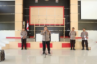 http://gardatipikornews.com/peduli-lingkungan-bhabinkamtibmas-ikut-kerja-bakti-bersama-warga