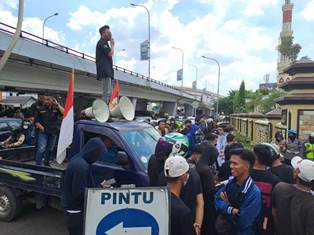 http://gardatipikornews.com/enam-orang-warga-palembang-tenggelam-di-pantai-panjang-bengkulu