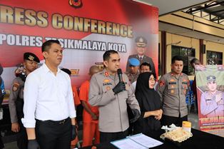 http://gardatipikornews.com/pangdam-xii-tpr-terima-penyerahan-pasukan-dari-mayjen-tni-sulaiman-agusto