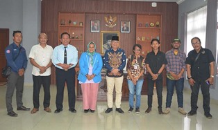 http://gardatipikornews.com/menindaklanjuti-pemberitaan-desa-sindang-raja-dari-pihak-kecamatan-curugkembar-bahwa-permasalahan-pemberitaan-tersebut-sudah-clear-dengan-media-ini-jadi-pertanyaan-bagi-masyarakat-dan-media-gard