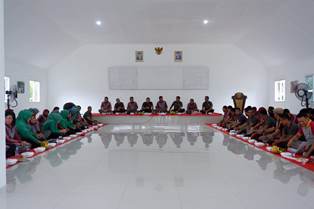 http://gardatipikornews.com/mewujudkan-keakraban-babinsa-komsos-dengan-warga-binaan