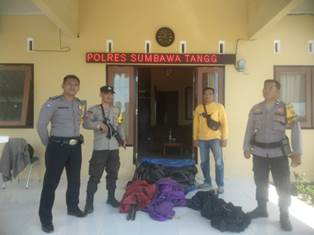 http://gardatipikornews.com/polresta-mataram-gelar-launching-polisi-lingkungan-dalam-rangka-maksimalkan-pelayanan-kepolisian