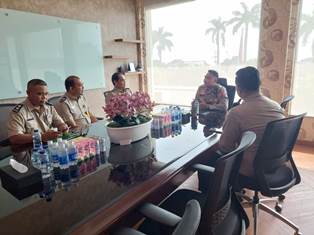 http://gardatipikornews.com/respon-cepat-anggota-unit-samapta-polsek-sukahaji-bantu-korban-kecelakaan