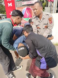 http://gardatipikornews.com/sinergitas-tni-polri-kapolsek-sukahaji-jalin-silaturahmi-bersama-yonif-321-galuh-taruna