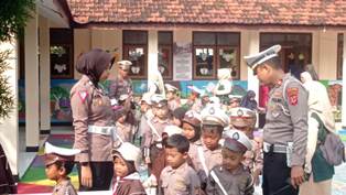 http://gardatipikornews.com/alin-sinergitas-kapolres-majalengka-kunjungi-kejaksaan-negeri-majalengka