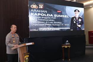 http://gardatipikornews.com/presiden-jokowi-tinjau-pusat-media-ktt-ke-42-asean