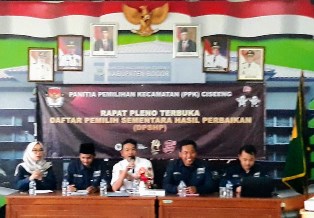 http://gardatipikornews.com/masyarakat-uedikan-berharap-aph-tindak-dengan-tegasterhadap-pt-lautan-gunung-mas-terkait-dugaan-air-limbah-berbaudan-lingkungan-yang-tercemari