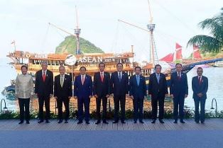 http://gardatipikornews.com/aktivis-ham-deby-santoso-menduga-kejaksaan-timika-kriminilasis-terhadap-pengusaha-asli-mimika-sumitro