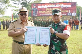 http://gardatipikornews.com/marwan-hamami-bupati-kabupaten-sukabumi-melantik-dmi-secara-serentak-di-wilayah-4