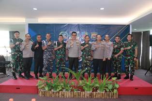 http://gardatipikornews.com/tmmd-ke-116-kodim-1607-sumbawa-di-desa-rhee-resmi-dimulai
