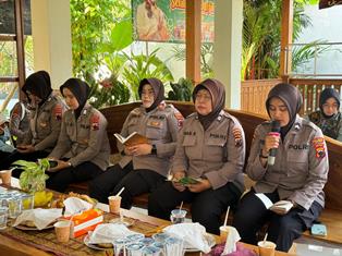http://gardatipikornews.com/bakal-calon-balon-gubernur-sumatera-utara-gubsu-barry-simorangkir-yang-disebut-sebagai-kuda-hitam-terus-bergerak-merangkul-semua-kalangan-masyarakat-tanpa-membedakan-suku-dan-agama