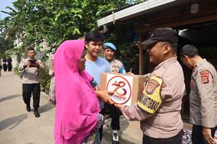 http://gardatipikornews.com/bripda-sherly-sosok-polwan-polresta-banyumas-yang-hafal-30-juz-alquran