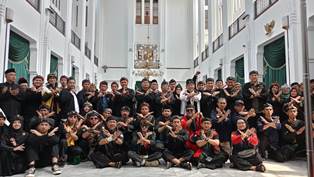http://gardatipikornews.com/terkait-bantuan-pip-di-sdn-banyuresmi-yang-diduga-ada-potongan-oleh-oknum-yang-tidak-bertanggung-jawab-sekdis-pendidikan-ltu-sangat-disayangkan-dan-jelas-salah-nya