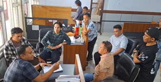 http://gardatipikornews.com/baru-dilantik-david-abraham-berikan-bantuan-internet-gratis-kepada-masjid-nurul-hidayah