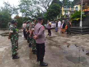 http://gardatipikornews.com/polsek-gunung-putri-bersama-instaani-terkait-cek-lokasi-tkp-adanya-anak-ternggelam-di-kali-cikeas