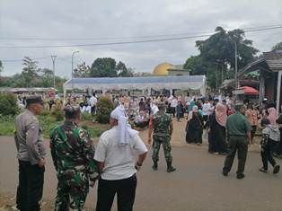 http://gardatipikornews.com/apel-gabungan-kesiapan-pengamanan-perayaan-tahun-baru-islam-1446-h-di-wilayah-hukum-polsek-cijeruk-bersama-tni-dan-forkompicam