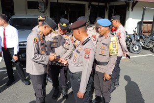 http://gardatipikornews.com/danrem-141-toddopuli-pimpin-sertijab-2-kasi-dan-3-dandim