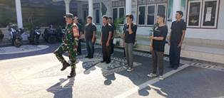 http://gardatipikornews.com/laporan-masyarakat-di-polda-kalbar-soal-kasus-perampasan-tanah-oleh-pt-rjp-masih-tak-di-gubris-penegak-hukum-ini-kata-pengamat