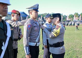 http://gardatipikornews.com/diperlakukan-istimewa-oleh-jaksa-5-terdakwa-perusak-dan-pembatai-supir-truk-pt-key-key-tak-diborgol-ph-equality-before-of-law-aswas-harus-turun-tangan