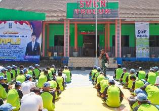 http://gardatipikornews.com/kurang-transparansi-dan-kualitas-dipertanyakan-menjadi-sorotan-proyek-drainase-dinas-pu-pr-psda-asal-asalan-di-kota-palembang