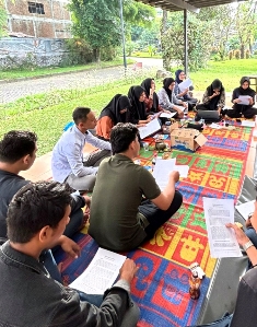 http://gardatipikornews.com/apel-siaga-dan-simulasi-penanggulangan-kebakaran-hutan-dan-lahan-karhutla-propinsi-sumatera-tahun-2024-digelar-di-halaman-griya-agung-palembang