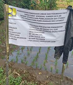 http://gardatipikornews.com/kapolres-loteng-sumbang-puluhan-sak-semen-kepada-yayasan-tac-untuk-pembangunan-rumah-warga