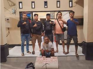http://gardatipikornews.com/polres-bima-kota-jaring-11-tersangka-pengedar-dan-pengguna-narkoba-pada-operasi-antik-rinjani-2024