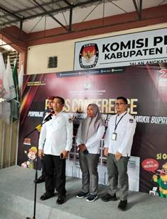 http://gardatipikornews.com/kpud-labura-sosialisasikan-tahapan-perpanjangan-pendaftaran-paslon-kepala-daerah