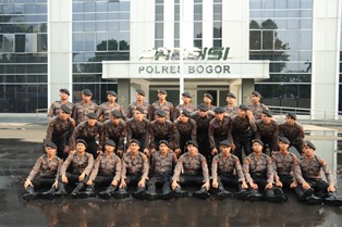 http://gardatipikornews.com/ribuan-masyarakat-saksikan-momen-bersejarah-pembukaan-pon-xxi-di-sumut