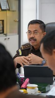 http://gardatipikornews.com/diduga-kades-banjar-melayu-jual-nama-inspektorat