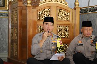http://gardatipikornews.com/proyek-siluman-pembangunan-saluran-drenase-jalan-masjid-az-zahra-kelurahan-bukit-baru-kecamatan-ilir-barat-1-kota-palembang-diduga-melanggar-kip-no-14-tahun-2008-asal-asalan