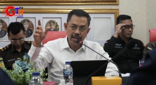 http://gardatipikornews.com/anggota-tni-diduga-melakukan-pembeckupan-terhadap-pemilik-hutang-berujung-pada-pengeroyokan-kepada-masyarakat-sipil
