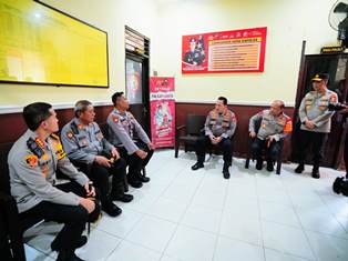 http://gardatipikornews.com/pembangunan-jembatan-penghubung-dua-desa-pagelaran-dan-cijulang-telah-selesai-dan-siap-digunakan-warga