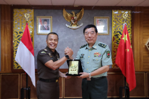 http://gardatipikornews.com/pemdes-cogreg-adakan-pawai-obor-meriahkan-istighosah-dan-tabligh-akbar-di-kec-parung-dengan-berjalan-sejauh-3-km