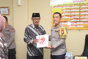 http://gardatipikornews.com/kapolresta-mataram-hadiri-pelepasan-kontingen-kota-mataram-menuju-festival-olahraga-masyarakat-nasional-fornas-viii-ntb-2025
