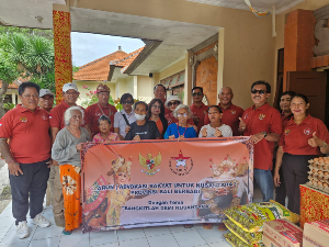 http://gardatipikornews.com/haru-iringi-purna-tugas-camat-surade-suryana-jejak-pengabdiannya-dikenang-masyarakat