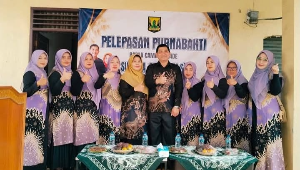 http://gardatipikornews.com/hampir-sepekan-bendera-merah-putih-tidak-berkibar-di-kantor-desa-muara-jaya-tuai-sorotan-publik-dan-dinilai-bertentangan-dengan-uu-nomor-24-tahun-2009