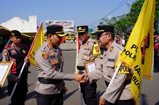 https://gardatipikornews.com/peringati-hut-kodam-iii-siliwangi-ke-77-tni-polisi-dan-warga-gunungpuyuh-kota-sukabumi-gelar-kerja-bakti