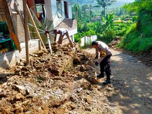 https://gardatipikornews.com/peresmian-desa-temburun-sebagai-kampung-bahari-nusantara-kbn-lanal-tarempa