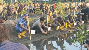 https://gardatipikornews.com/tersangka-ini-tak-pernah-kapok-hidup-di-bui-kini-kembali-ditangkap-karena-curanmor