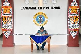 https://gardatipikornews.com/pangkalan-tni-angkatan-laut-palembang-laksanakan-upacara-memperingati-hari-kebangkitan-nasional-ke-115