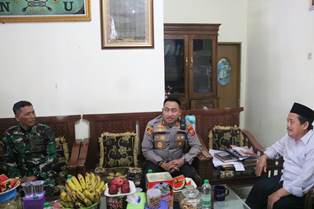https://gardatipikornews.com/ibu-iriana-lakukan-jamuan-minum-teh-dengan-ibu-negara-iran