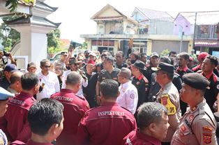 https://gardatipikornews.com/kabag-ops-polres-majalengka-pimpin-apel-konsolidasi-di-kejaksaan-negeri-kabupaten-majalengka