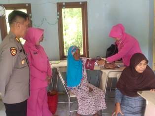 https://gardatipikornews.com/kapolda-sumsel-didampingi-wakapolda-sumsel-bersama-pju-polda-sumsel-diikuti-secara-virtual-kapolres-polrestabes-jajaran-polda-sumsel-monitor-paparan-dir-binmas-polda-tentang-polisi-rw-dan-aplikasi-bin
