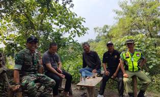 https://gardatipikornews.com/ketua-gmni-kabupaten-sorong-soroti-oknum-berinsial-ks-sebagi-pengurus-aktif-parpol-yang-lolos-sepuluh-besar-kpu-kabupaten-sorong