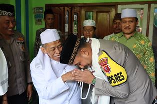 https://gardatipikornews.com/antisipasi-muncul-predator-ketum-dan-sekjen-rumah-ppai-gencarkan-edukasi-dan-pemahaman