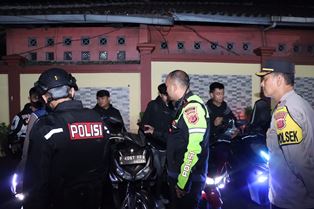 https://gardatipikornews.com/tambang-nikelpt-kfmdi-desa-tuntung-kecamatan-bunta-diduga-sengaja-rusaki-lahan-warga-di-koninispemda-jangan-tutup-mata-dan-telinga