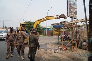 https://gardatipikornews.com/perbaikan-jalan-prancis-terus-dikebut-siang-dan-malam-warga-diminta-sabar